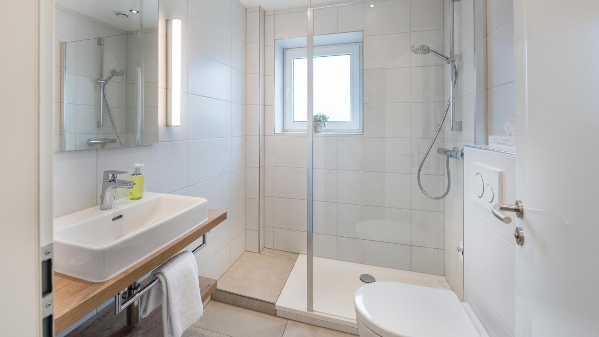 בוקסטהודה Landhotel Zur Eiche מראה חיצוני תמונה