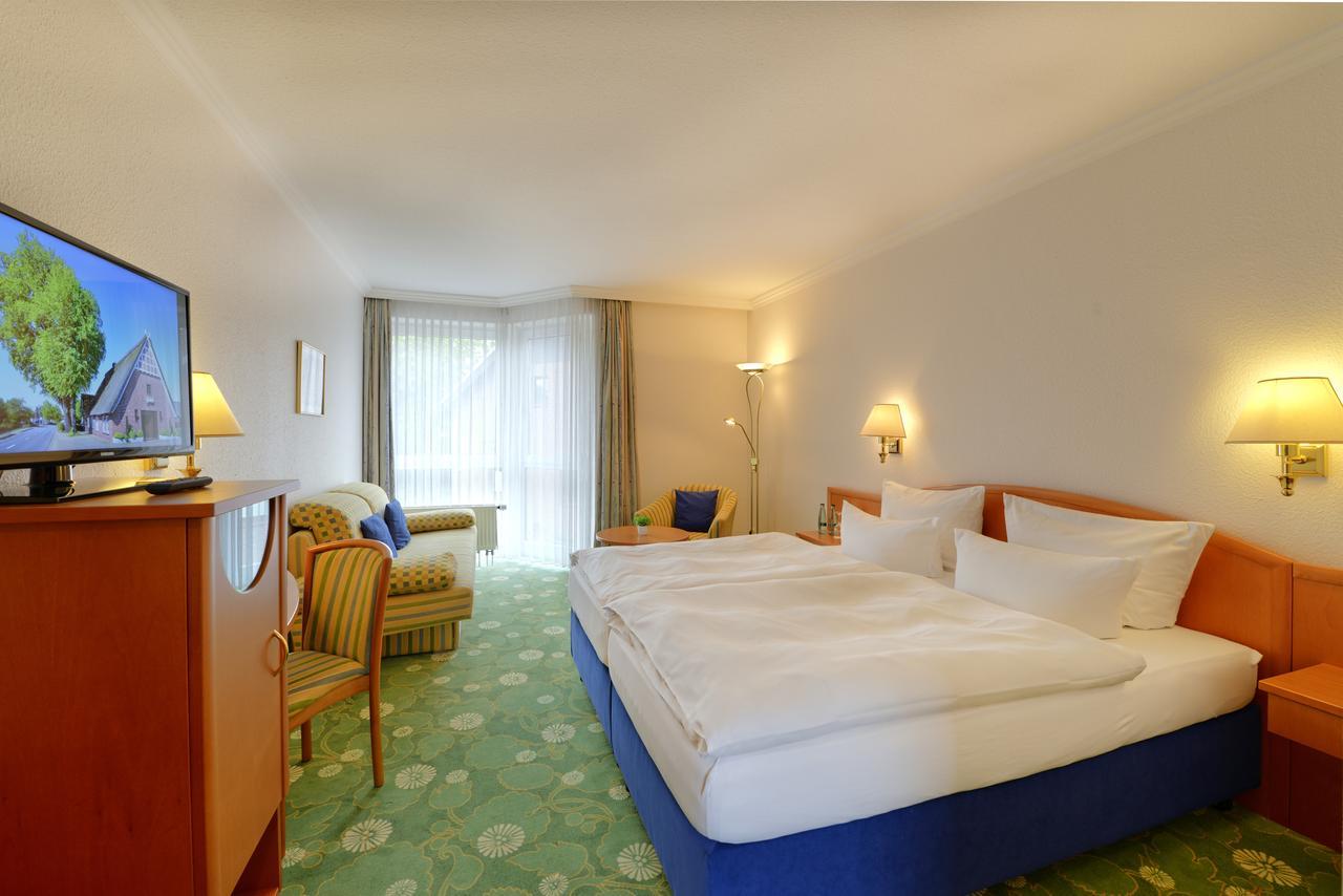 בוקסטהודה Landhotel Zur Eiche מראה חיצוני תמונה