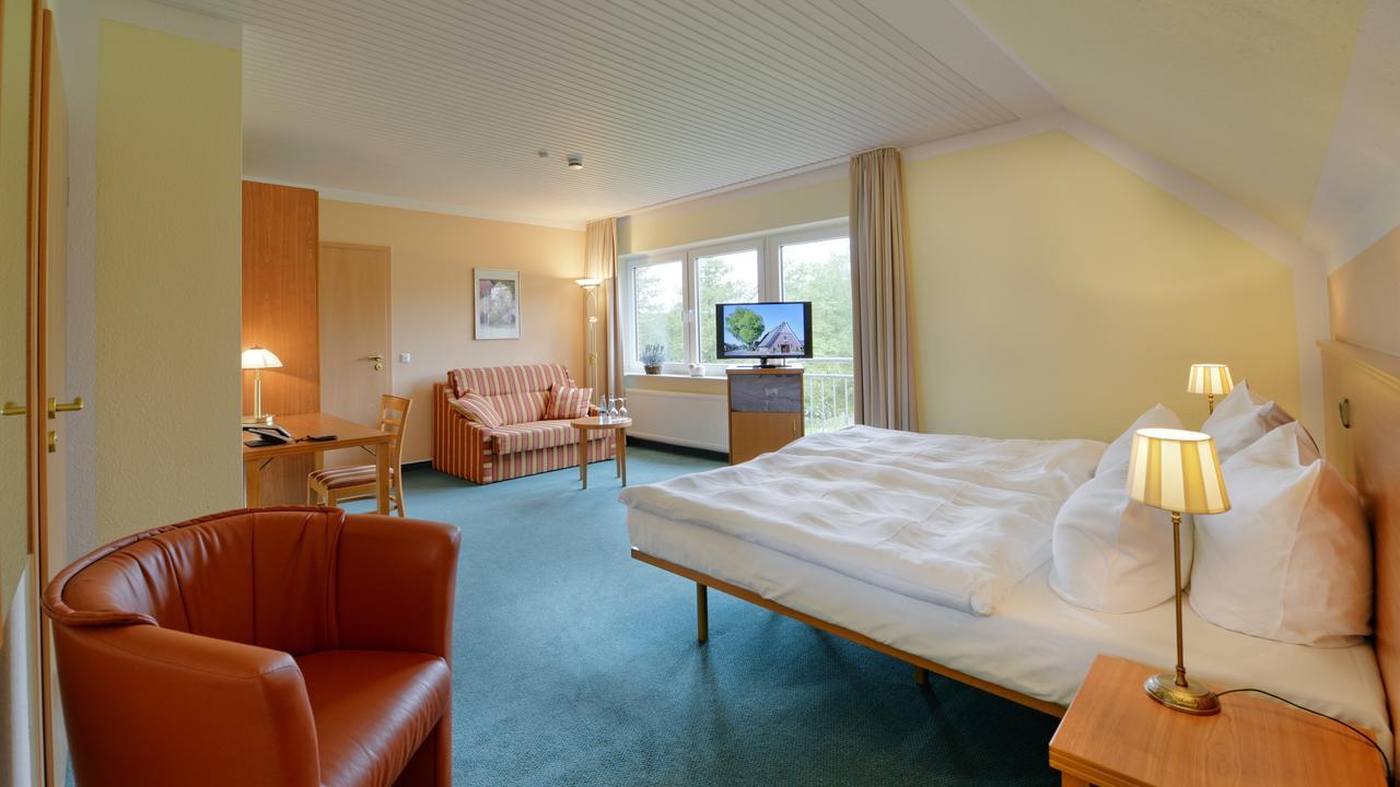בוקסטהודה Landhotel Zur Eiche מראה חיצוני תמונה